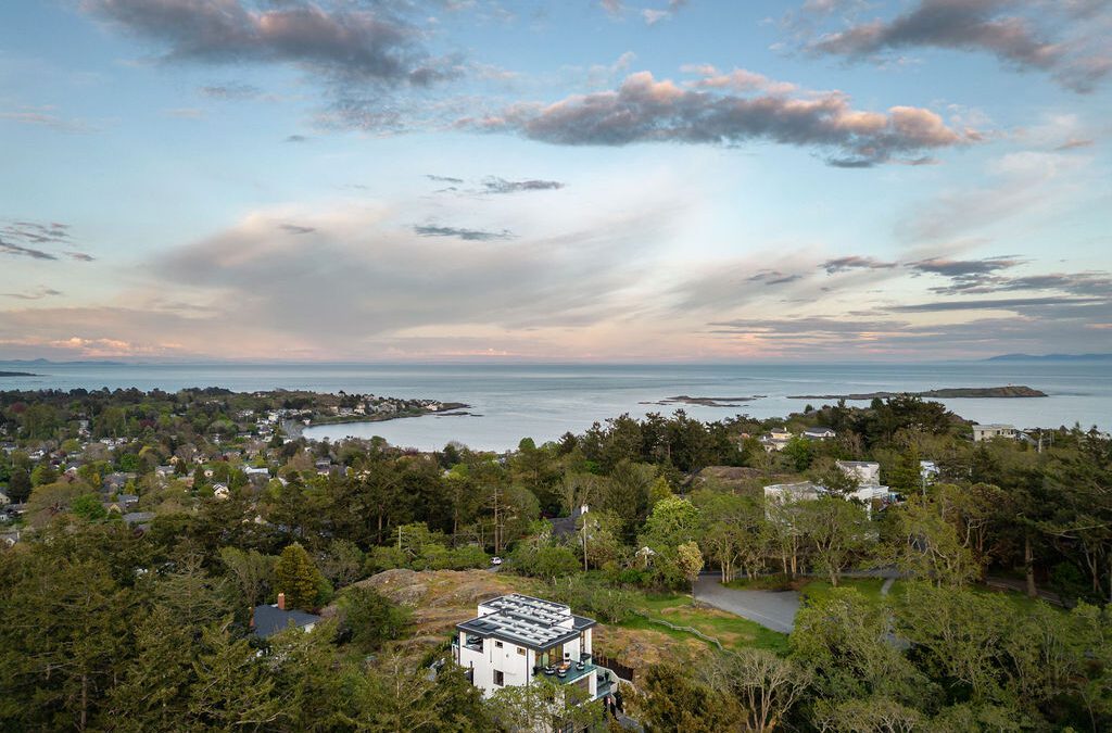 Designing a Luxury Home with Sustainability in Mind